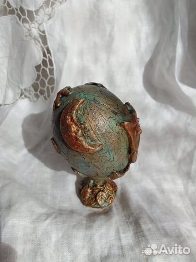 Сова на яйце