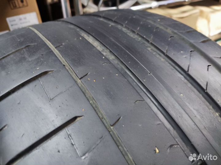 Pirelli P Zero PZ4 285/40 R19 107Y