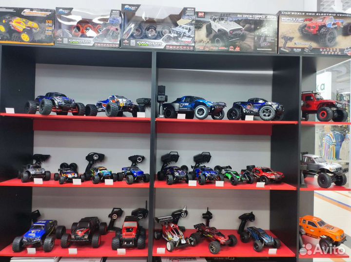 Радиоуправляемые игрушки, машинки квадрокоптеры