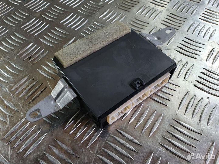 Модуль управления двери задней левой Lexus LS 4