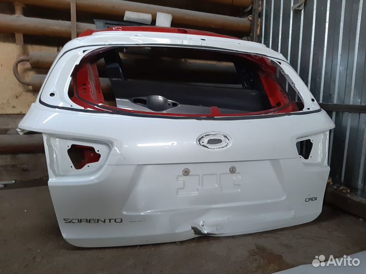 Крышка багажника Kia Sorento 3