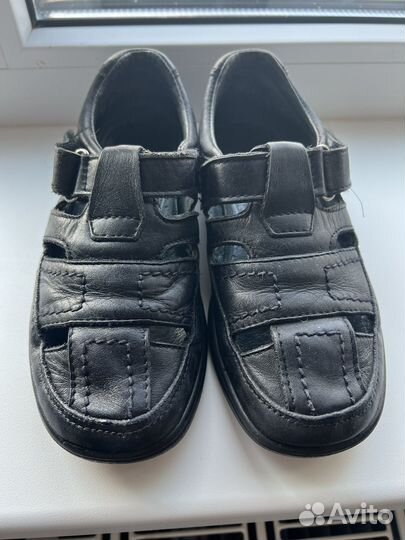 Школьные туфли