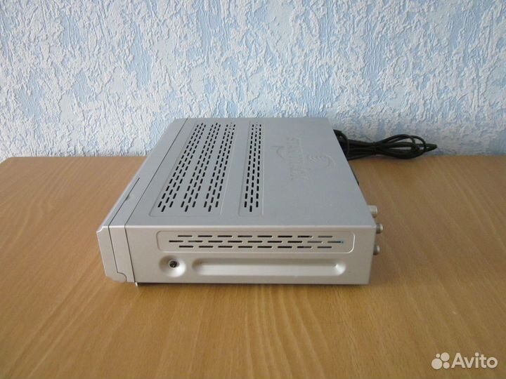 Спутниковый тюнер Startrack SR-X1050