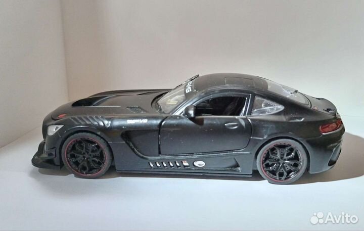 Игрушечная машина метал Mersedes-benz AMG GT