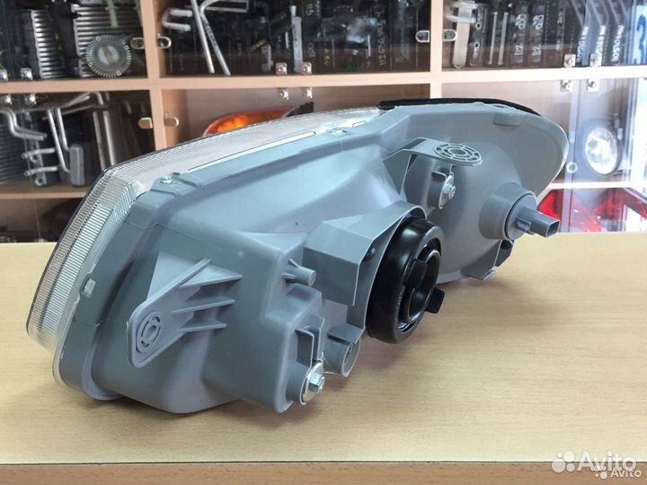 Фара левая и правая Hyundai Accent