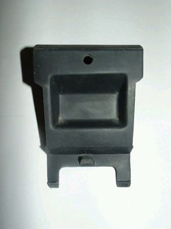 Opel Astra - заглушка поддомкратника