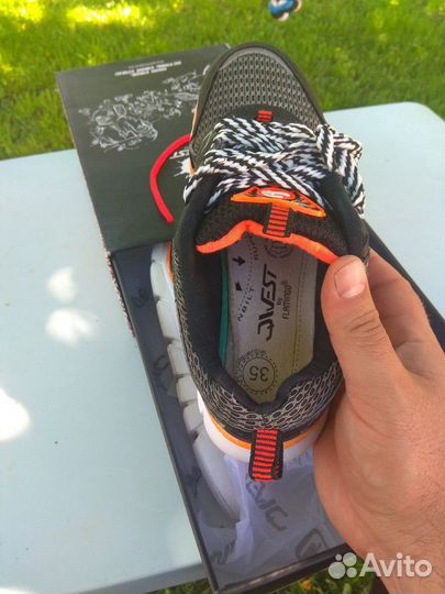 Детские кроссовки