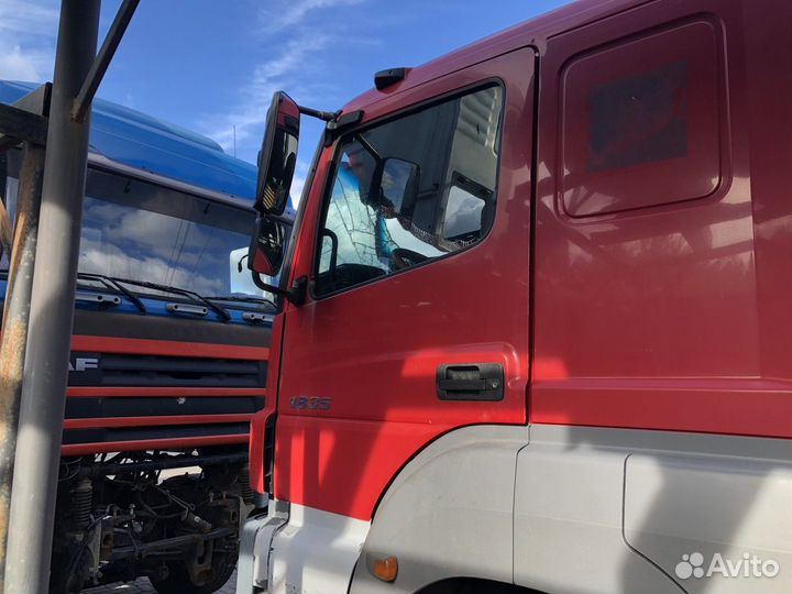 Дверь левая Mercedes-Benz Axor, камаз 5490