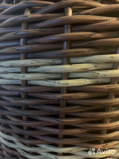 Кашпо из искусственного ротанга