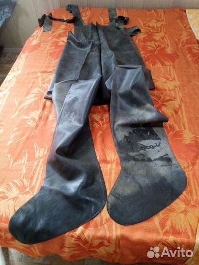 Сапоги-комбинезон