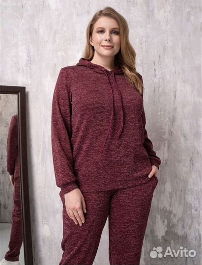 Костюм спортивный женский новый 46 48