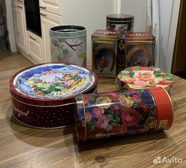 Жестяная банка от чая