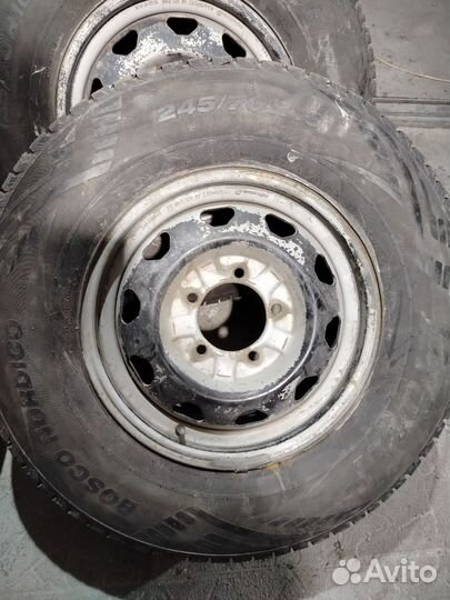 Штампы с резиной УАЗ r16