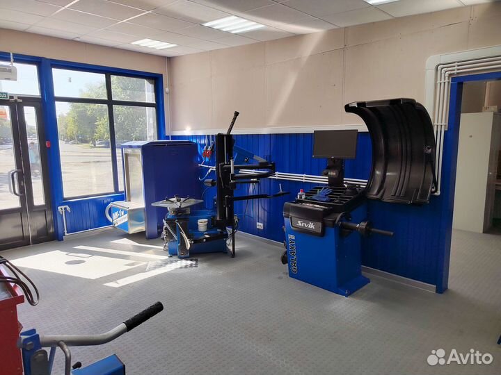 Помощник шиномонтажника