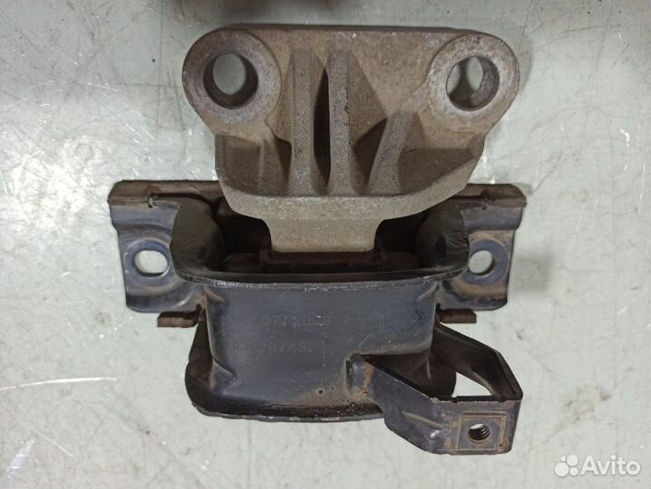 Подушка двигателя левая Opel Corsa D