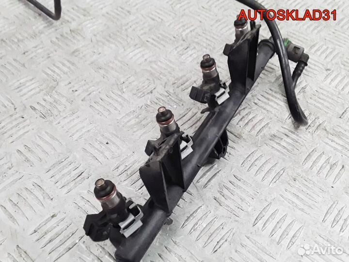 Форсунка инжекторная Renault Logan 8200292590