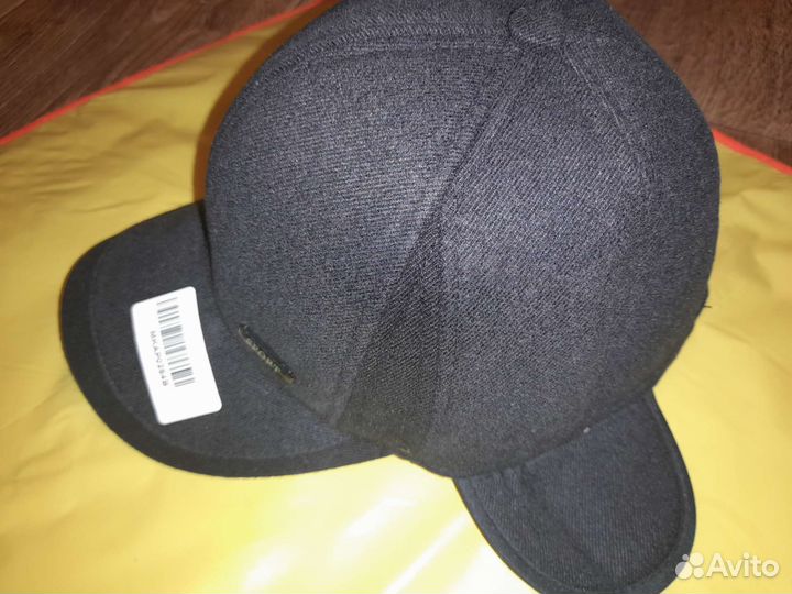 Бейсболка утепленная новая