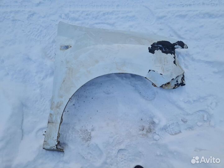 Крыло правое Рено Логан 2