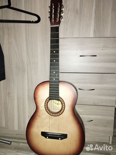 Акустическая гитара