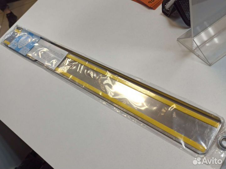 Накладки на пороги kia rio 4 x-line