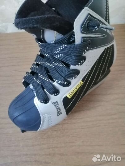 Коньки хоккейные