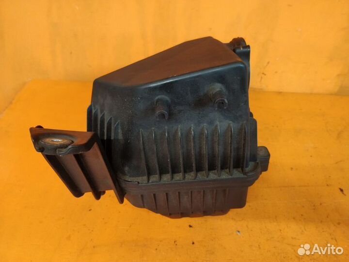 Корпус воздушного фильтра Cadillac Cts 2008