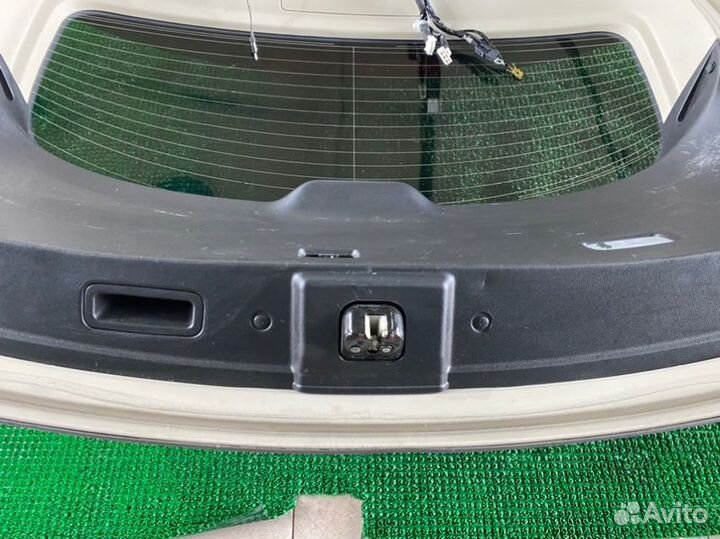 Обшивка двери багажника Infiniti Fx35, Fx37, Fx50