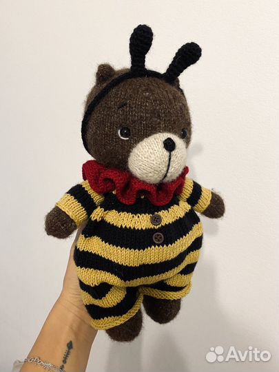 Игрушка вязаная Мишка в костюме пчёлки