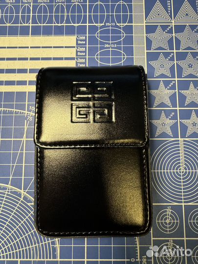 Зажигалка givenchy