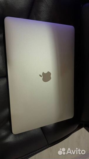 Macbook Pro 13 2019 i5 8GB