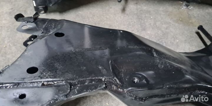 Подрамник на лансер 9