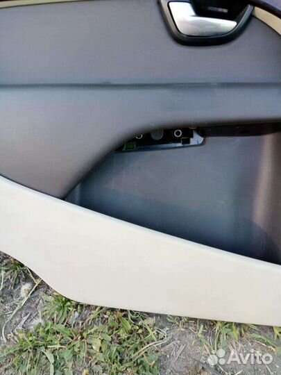 Обивка дверей volvo xc70 2009 год