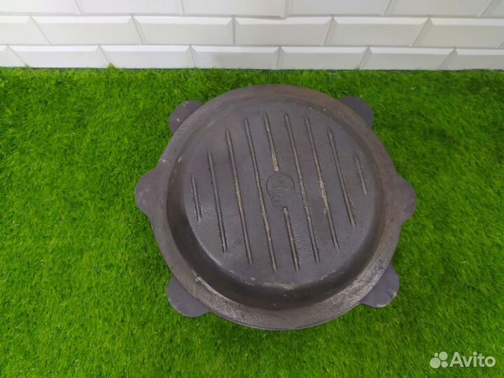 Казан с чугунной крышкой