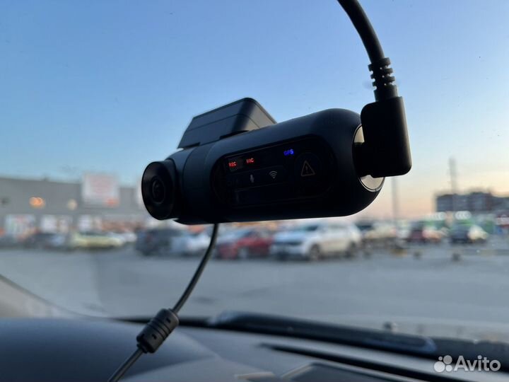 Регистратор 3 камеры viofo T130 3CH