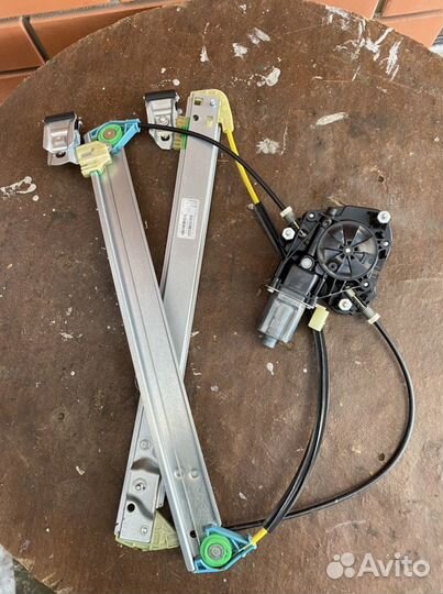 Стеклоподъемник передний правый Лада Веста