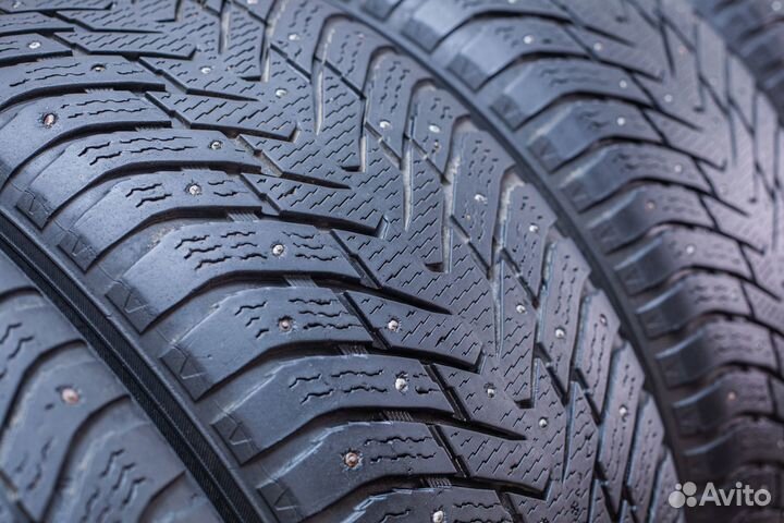 Nokian Tyres Hakkapeliitta 8 SUV 275/50 R20 113T