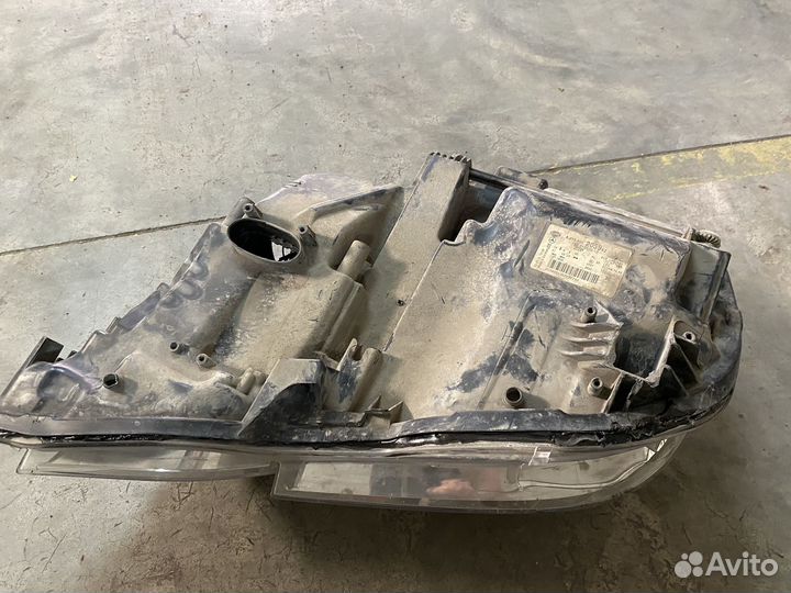 Фара перед левая