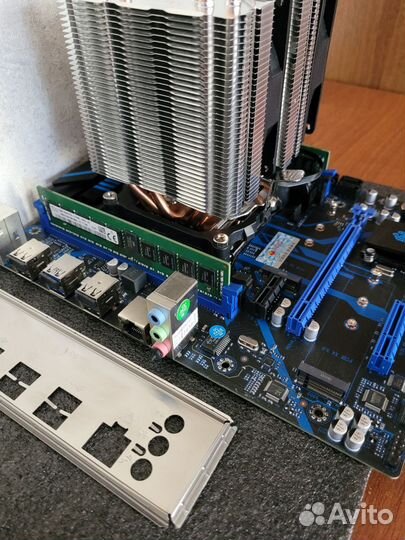 Материнская плата с процессором