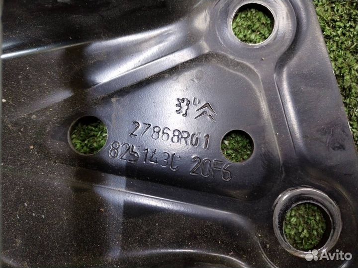 Крепление балки подвески Citroen Ds3 EB2DT 1.2 I