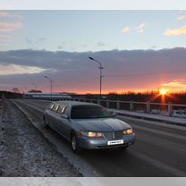 Lincoln Town Car 4.6 AT, 2001, 250 000 км, с пробегом, цена 400 000 руб.