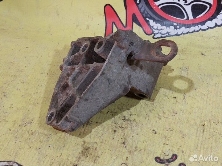 Кронштейн двигателя задний Ваз LADA 2112 хэтчбек