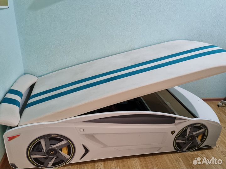 Детская кровать машина с подсветкой