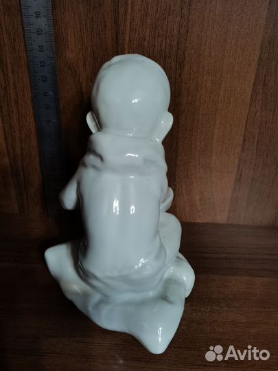Статуэтка фарфор 