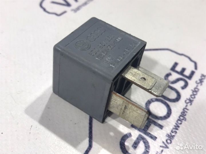 Реле вентилятора Audi A4 B5 2000