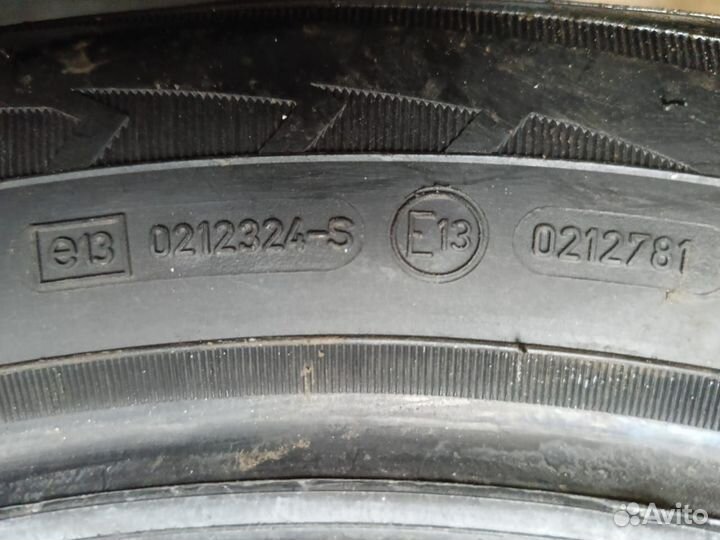 Goodyear Ultragrip Ice Arctic 215/55 R16 97T