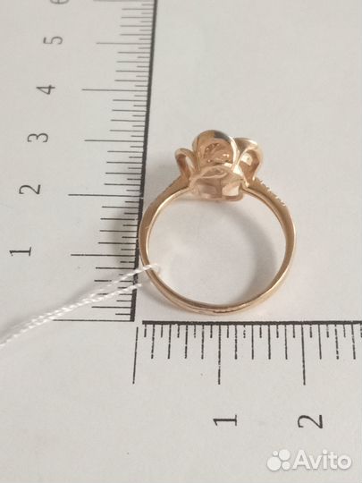 Кольцо с синтетическим камнем Золото