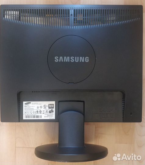 Монитор Samsung SyncMaster 943N