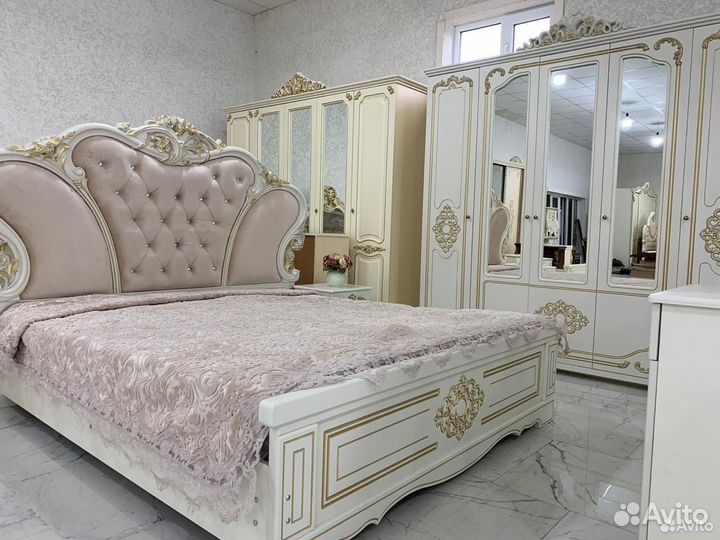 Спальный гарнитур 