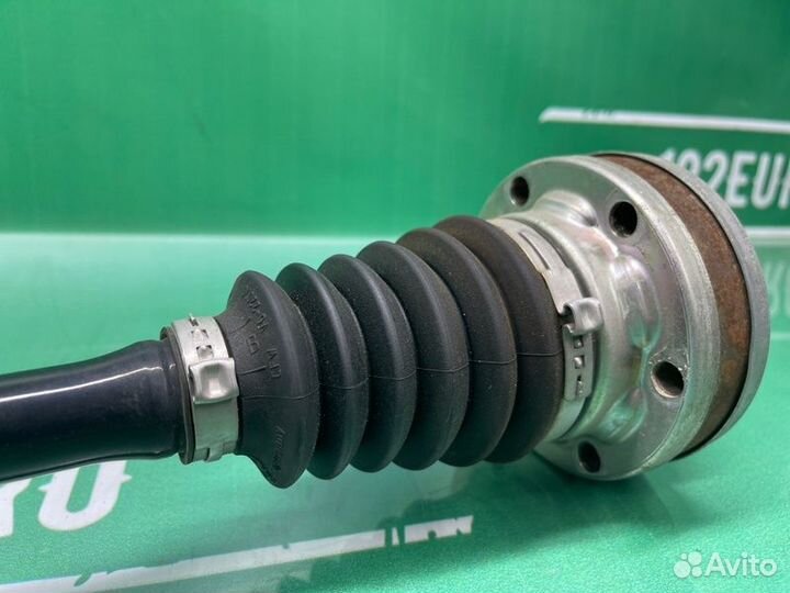 Привод правый передний Volkswagen Tiguan