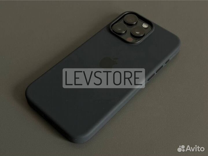 Чехол силиконовый на iPhone 15/Pro/Max Black